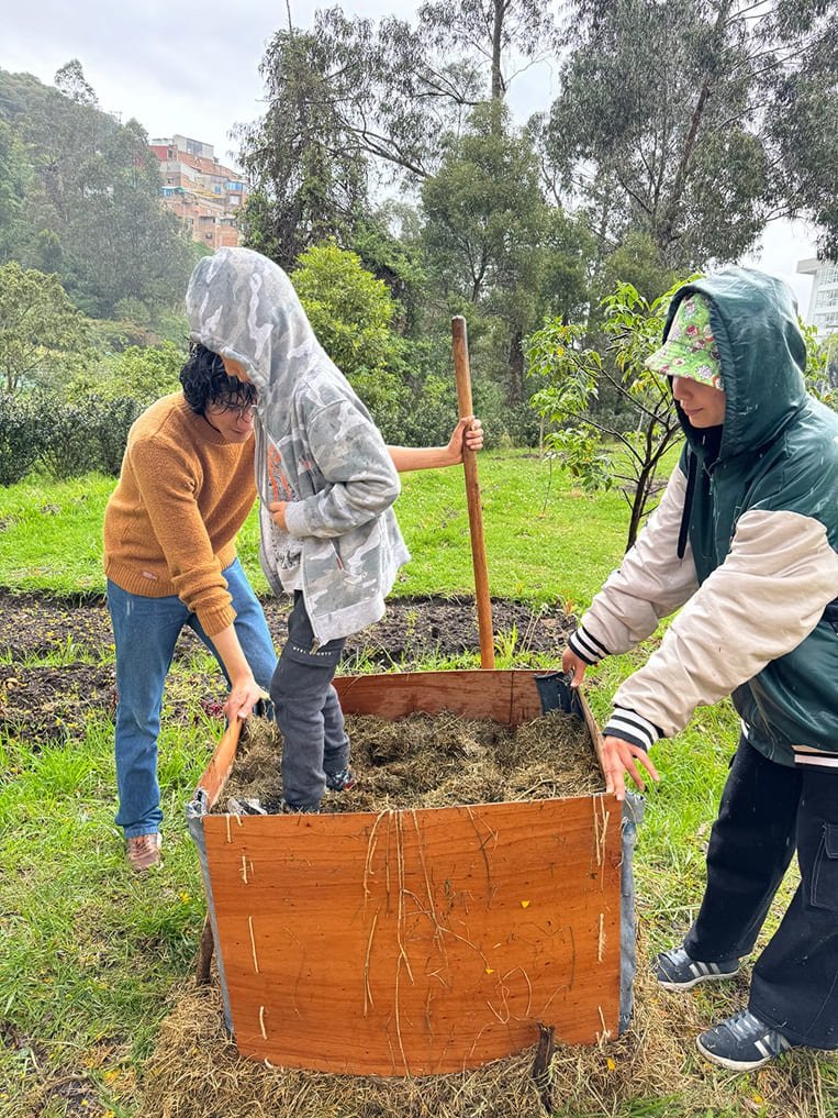 Actividad comunitaria de recuperación del suelo